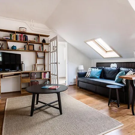 Lejlighed Cecile's Central, Gastro Str, Wifi, 2 Bed And 2 Bathrooms