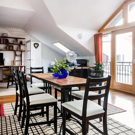 Cecile's Central, Gastro Str, Wifi, 2 Bed And 2 Bathrooms Lejlighed Budapest