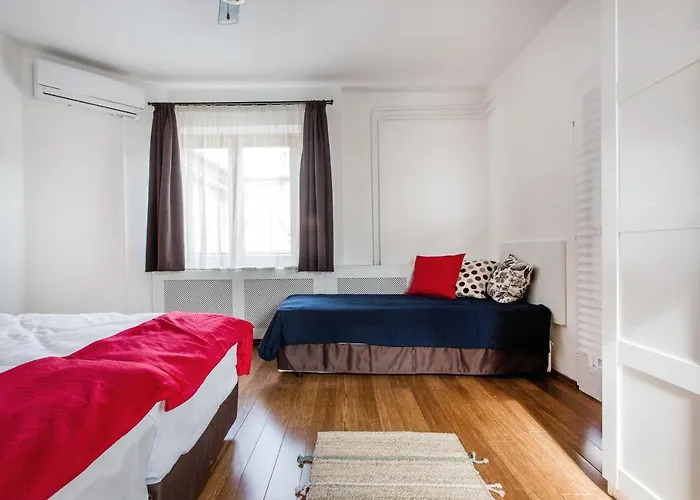 Cecile's Central, Gastro Str, Wifi, 2 Bed And 2 Bathrooms Apartament *