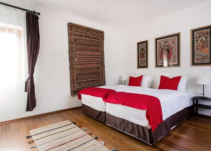 Cecile's Central, Gastro Str, Wifi, 2 Bed And 2 Bathrooms Budapesta