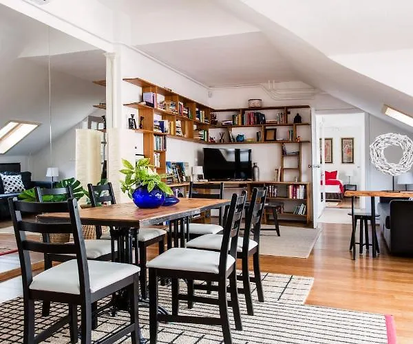 Apartament Cecile's Central, Gastro Str, Wifi, 2 Bed And 2 Bathrooms Budapesta