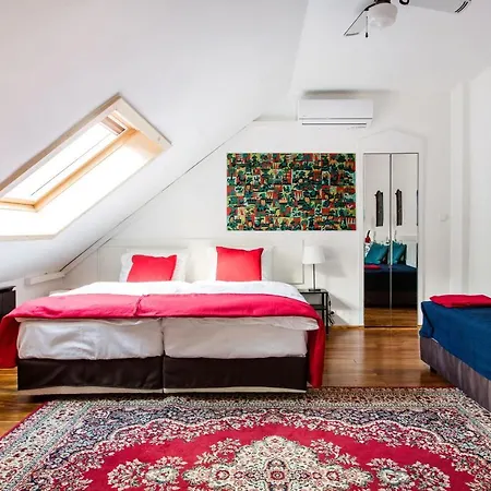 Apartmán Cecile's Central, Gastro Str, Wifi, 2 Bed And 2 Bathrooms