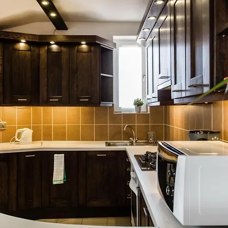 Apartmán Cecile's Central, Gastro Str, Wifi, 2 Bed And 2 Bathrooms *