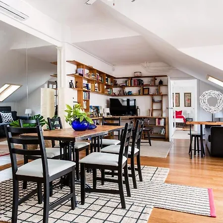 Apartmán Cecile's Central, Gastro Str, Wifi, 2 Bed And 2 Bathrooms Budapešť