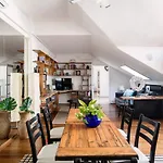 Cecile's Central, Gastro Str, Wifi, 2 Bed And 2 Bathrooms Apartment Budapest