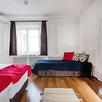 Cecile's Central, Gastro Str, Wifi, 2 Bed And 2 Bathrooms Apartment *