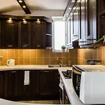 Apartment Cecile's Central, Gastro Str, Wifi, 2 Bed And 2 Bathrooms *