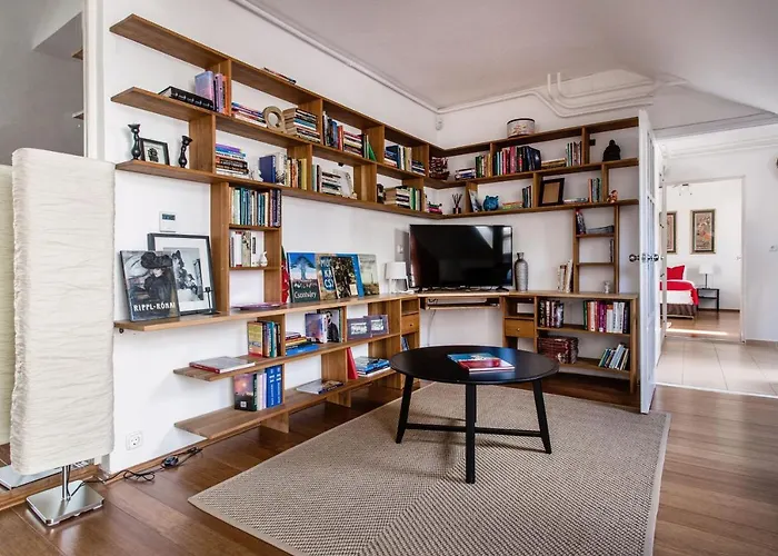 Cecile's Central, Gastro Str, Wifi, 2 Bed And 2 Bathrooms * Budapest