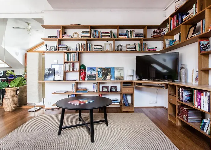 Appartement Cecile's Central, Gastro Str, Wifi, 2 Bed And 2 Bathrooms *